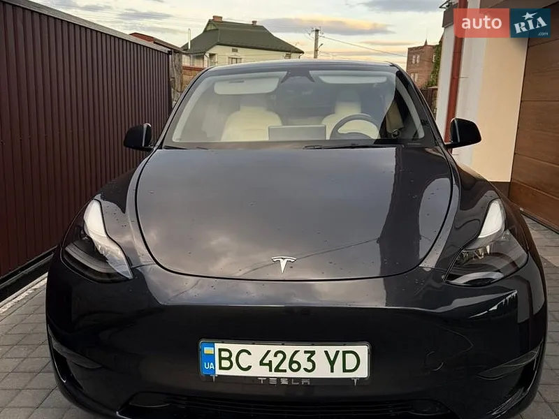 Tesla Model Y