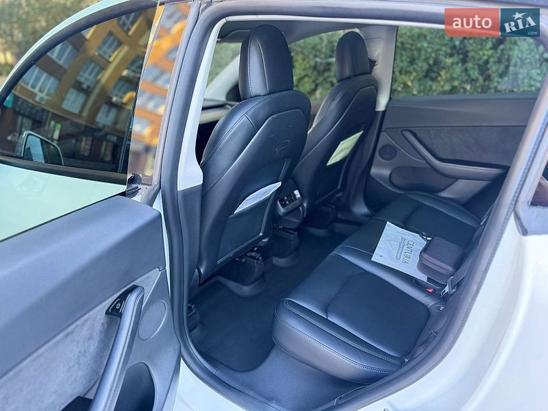 Позашляховик / Кросовер Tesla Model Y 2021 в Києві