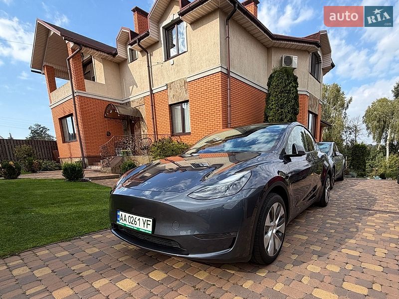 Внедорожник / Кроссовер Tesla Model Y 2023 в Киеве