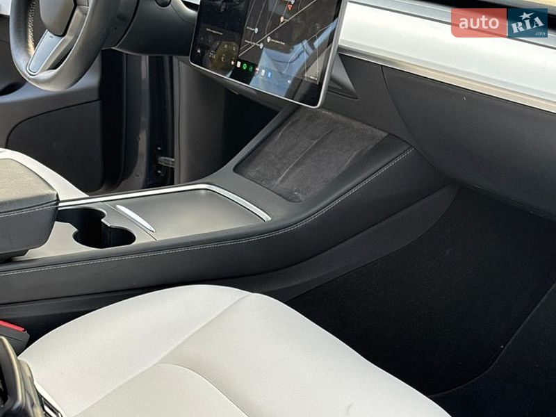 Позашляховик / Кросовер Tesla Model Y 2021 в Луцьку