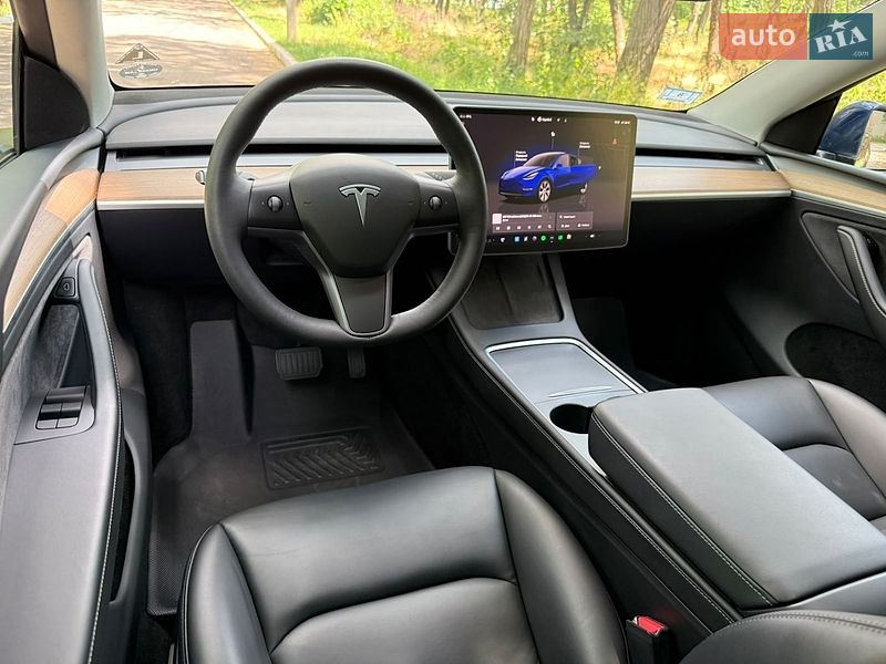 Tesla Model Y 2023