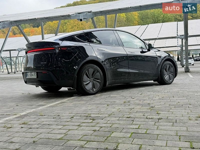 Позашляховик / Кросовер Tesla Model Y 2025 в Львові