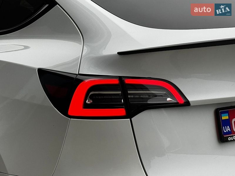 Внедорожник / Кроссовер Tesla Model Y 2020 в Луцке