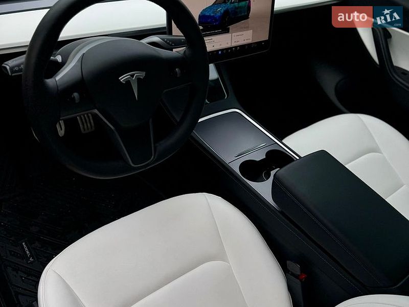 Внедорожник / Кроссовер Tesla Model Y 2022 в Киеве