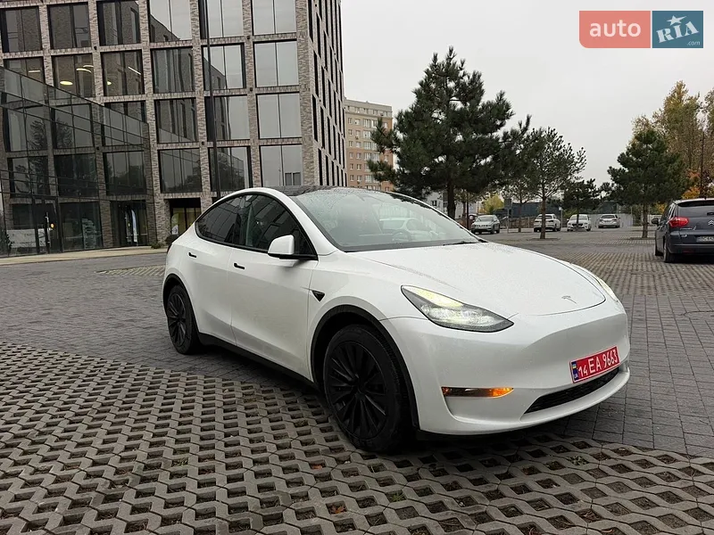Tesla Model Y
