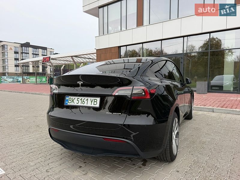 Внедорожник / Кроссовер Tesla Model Y 2024 в Ровно
