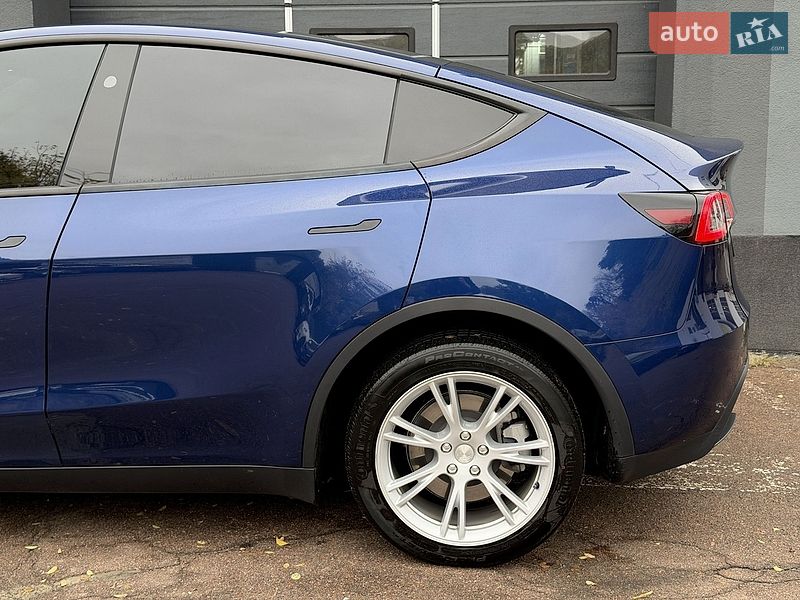 Внедорожник / Кроссовер Tesla Model Y 2023 в Киеве