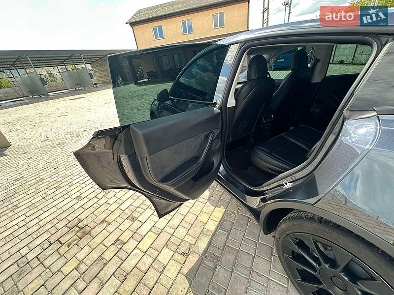 Позашляховик / Кросовер Tesla Model Y 2021 в Одесі фото 21 Позашляховик / Кросовер Tesla Model Y 2021 в Одесі