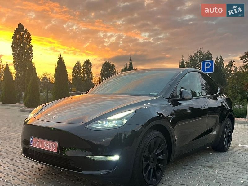 Tesla Model Y 2023