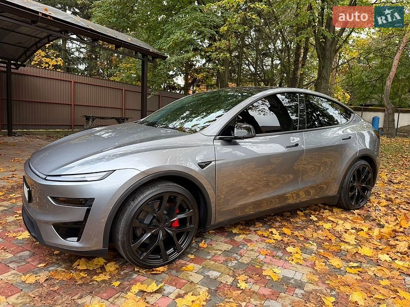 Позашляховик / Кросовер Tesla Model Y 2026 в Дніпрі