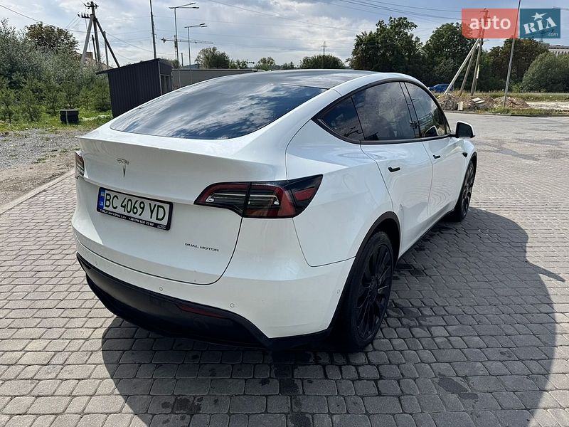 Позашляховик / Кросовер Tesla Model Y 2021 в Львові