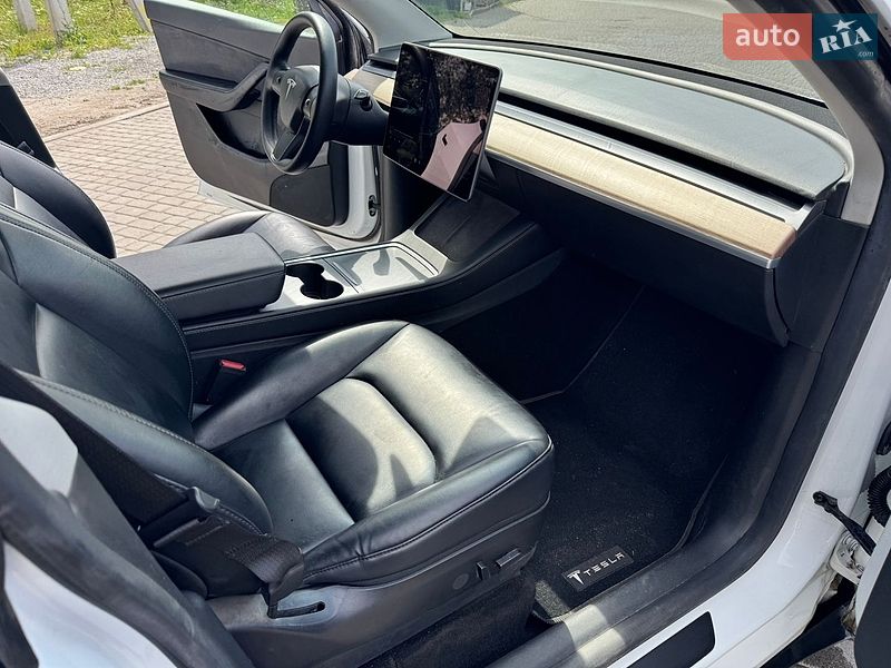 Позашляховик / Кросовер Tesla Model Y 2021 в Львові