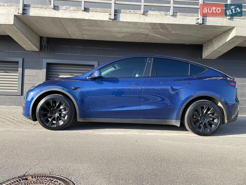 Внедорожник / Кроссовер Tesla Model Y 2021 в Киеве