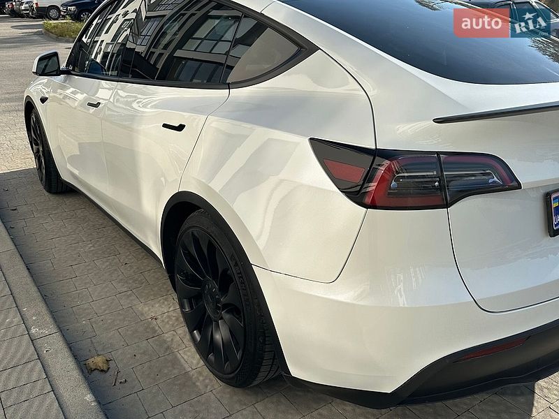Внедорожник / Кроссовер Tesla Model Y 2023 в Львове