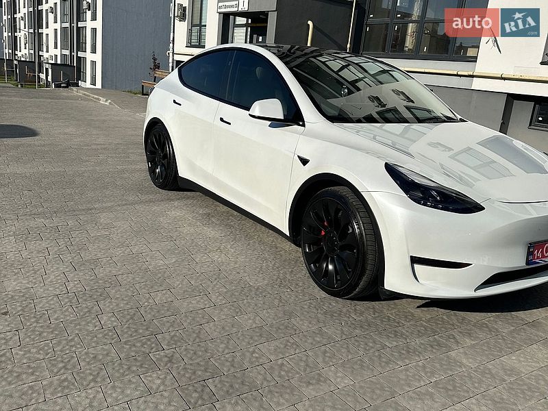 Внедорожник / Кроссовер Tesla Model Y 2023 в Львове
