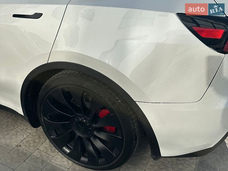 Внедорожник / Кроссовер Tesla Model Y 2023 в Львове