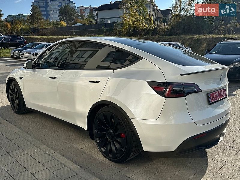 Внедорожник / Кроссовер Tesla Model Y 2023 в Львове