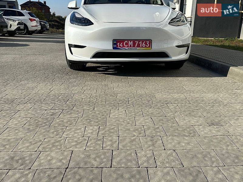 Внедорожник / Кроссовер Tesla Model Y 2023 в Львове