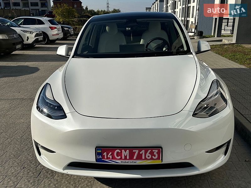 Внедорожник / Кроссовер Tesla Model Y 2023 в Львове