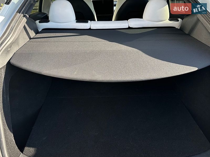 Внедорожник / Кроссовер Tesla Model Y 2023 в Львове