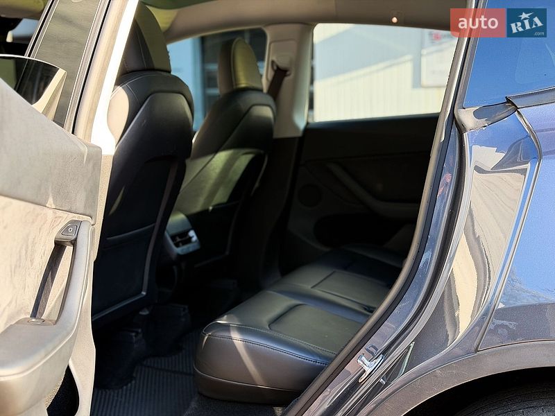 Позашляховик / Кросовер Tesla Model Y 2023 в Києві