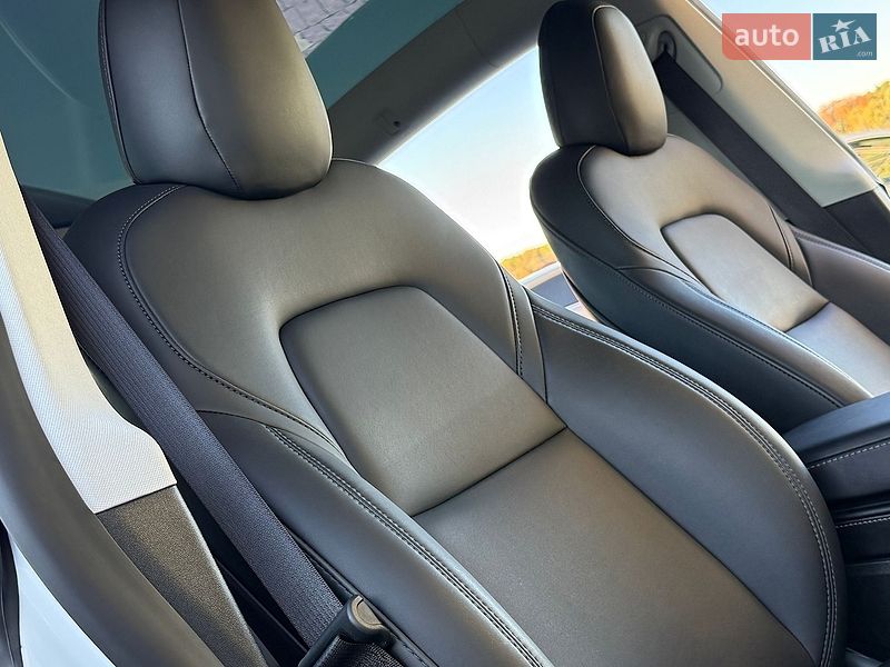 Внедорожник / Кроссовер Tesla Model Y 2021 в Дрогобыче