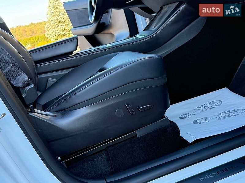 Внедорожник / Кроссовер Tesla Model Y 2021 в Дрогобыче