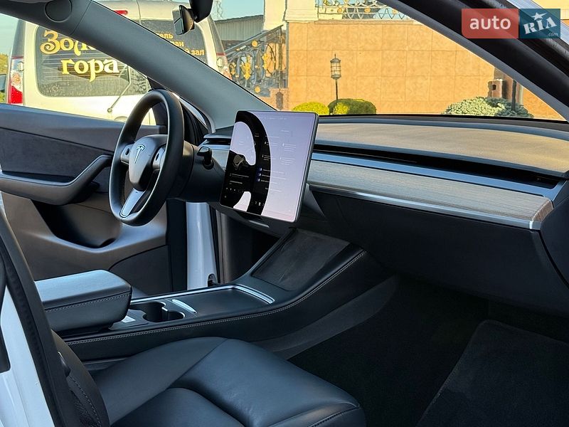 Внедорожник / Кроссовер Tesla Model Y 2021 в Дрогобыче