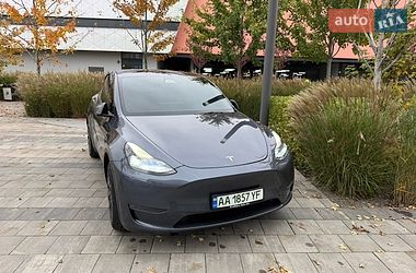 Позашляховик / Кросовер Tesla Model Y 2022 в Києві