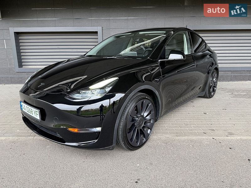 Внедорожник / Кроссовер Tesla Model Y 2024 в Киеве