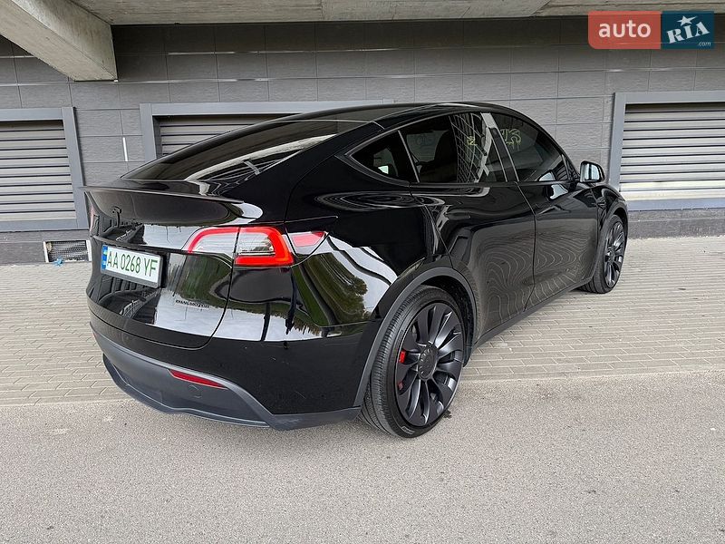 Внедорожник / Кроссовер Tesla Model Y 2024 в Киеве