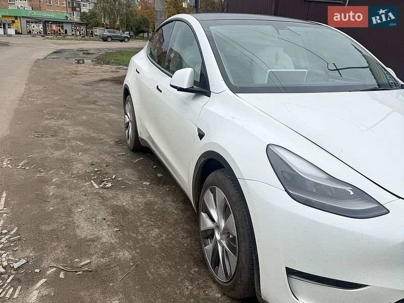 Позашляховик / Кросовер Tesla Model Y 2023 в Звенигородці