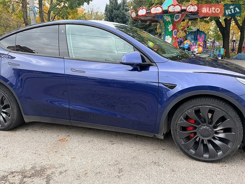 Позашляховик / Кросовер Tesla Model Y 2022 в Дніпрі