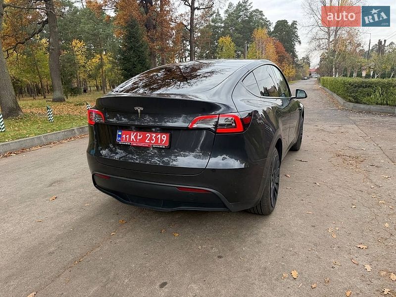 Позашляховик / Кросовер Tesla Model Y 2024 в Києві
