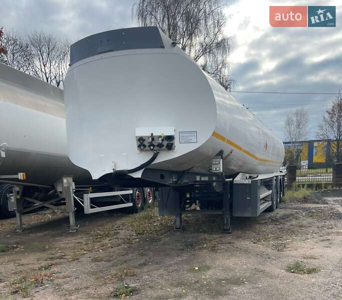 Thompson Carmichael PT44/3 2005