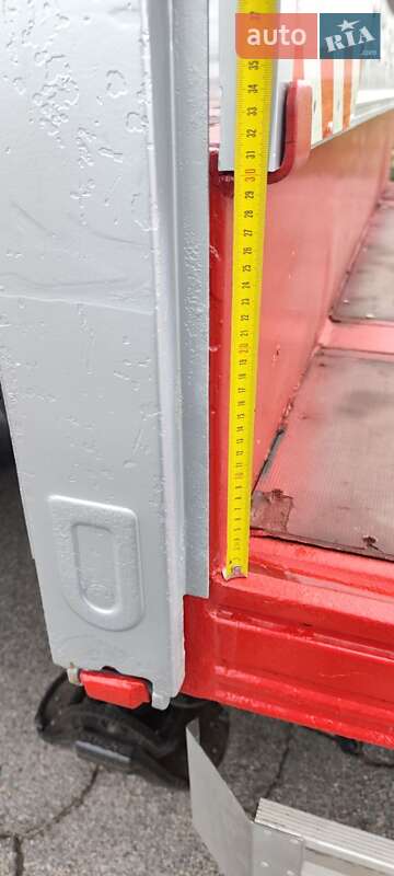 Низкорамна платформа Tirsan XS 2004 в Умані