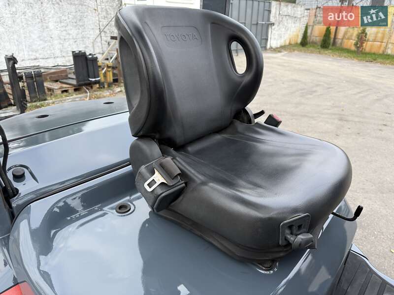 Вилочний навантажувач Toyota 02-2FG25 2015 в Києві