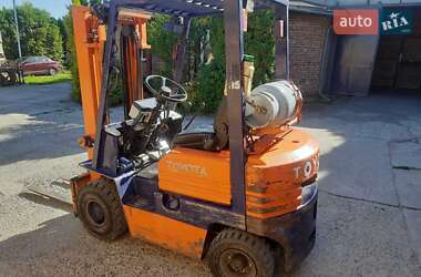 Вилочный погрузчик Toyota 02-5FD15 1995 в Львове