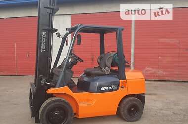 Вилочный погрузчик Toyota 02-7FGF30 2002 в 