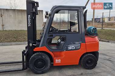 Вилочный погрузчик Toyota 02-7FGF30 2007 в Пустомытах