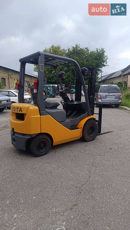 Вилочный погрузчик Toyota 02-8FDF15 2016 в Черкассах