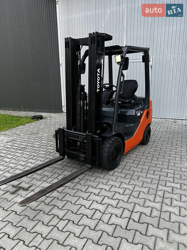 Toyota 02-8FDF18 2012