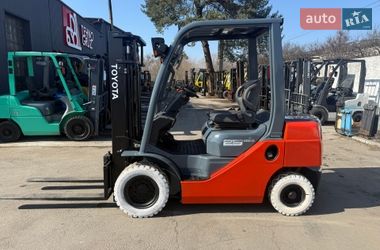 Вилочный погрузчик Toyota 02-8FDF 2013 в Киеве
