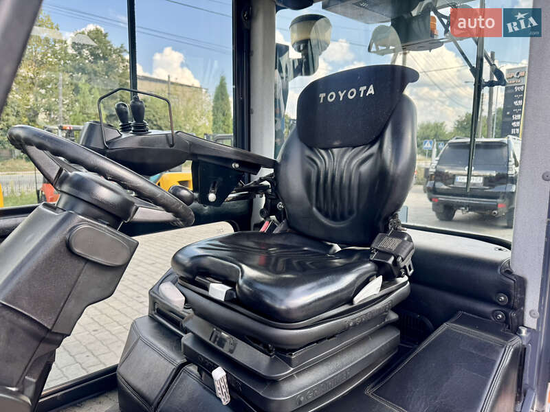 Вилочний навантажувач Toyota 02-8FDJF35 2016 в Радомишлі