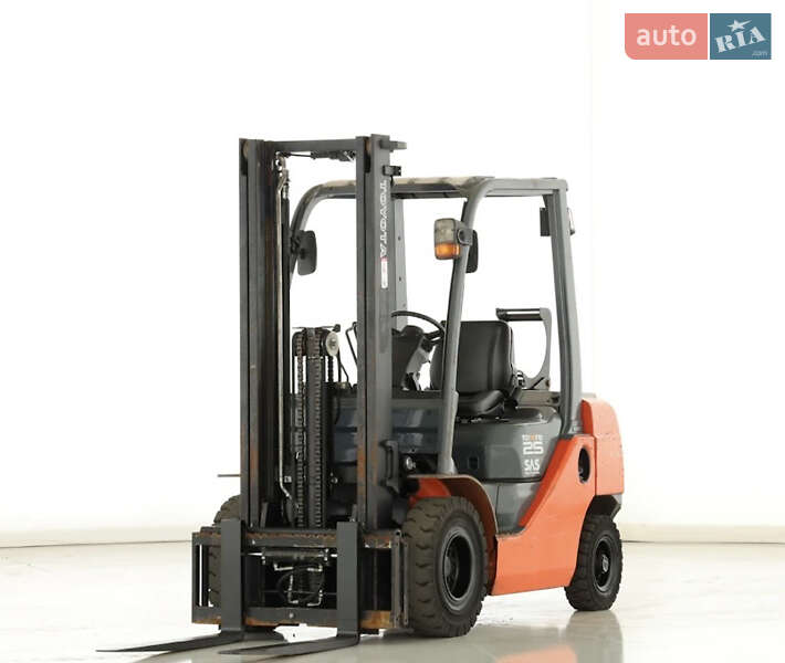 Toyota 02-8FG25 2008