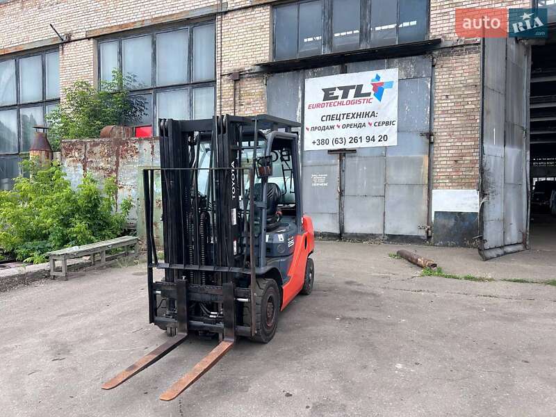 Вилочный погрузчик Toyota 02-8FG25 2015 в Киеве фото 10 Вилочный погрузчик Toyota 02-8FG25 2015 в Киеве