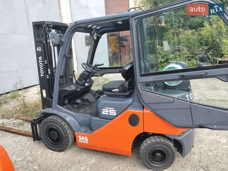 Вилочный погрузчик Toyota 02-8FG25 2019 в Львове