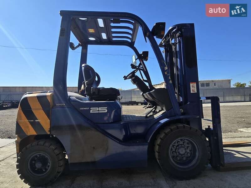 Вилочный погрузчик Toyota 02-8FG25 2006 в Тернополе