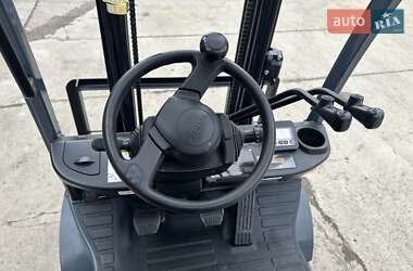 Вилочный погрузчик Toyota 02-8FGF15 2015 в 