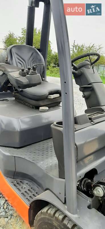 Вилочный погрузчик Toyota 02-8FGF15 2011 в Радехове